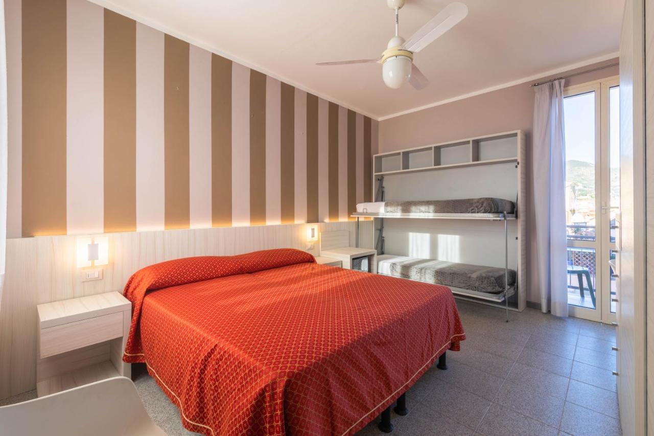 Hotel Danio Lungomare Alassio Exterior photo